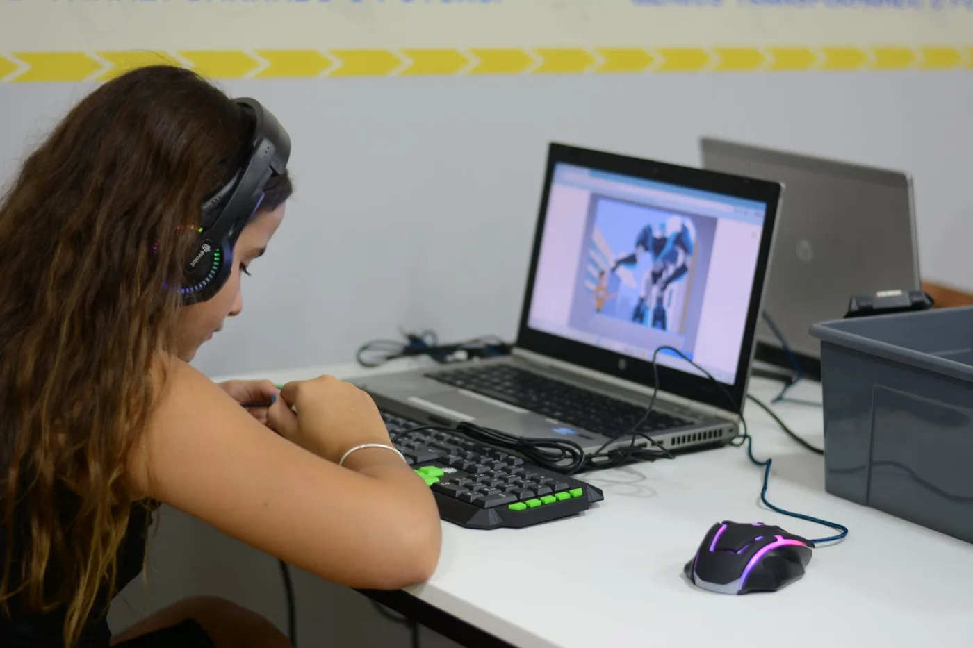Desenvolvimento de uma atividade no computador.